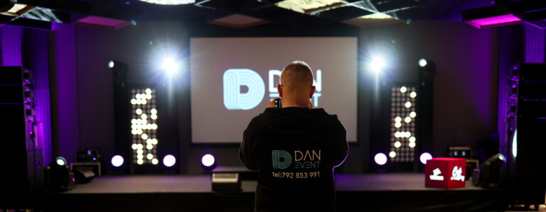 Zespół ekspertów zajmujących się obsługą techniczną wydarzeń